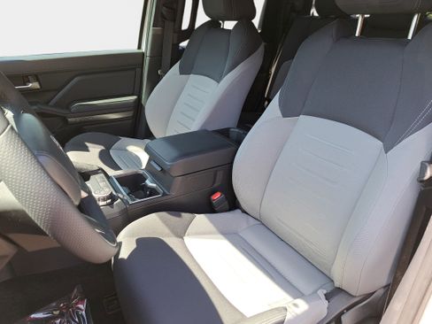 Used 2025 Toyota Tacoma TRD Off-Road image 14