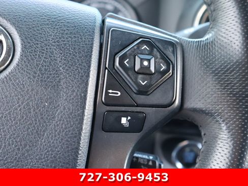 Used 2017 Toyota Tacoma TRD Off-Road AWD/4WD image 23