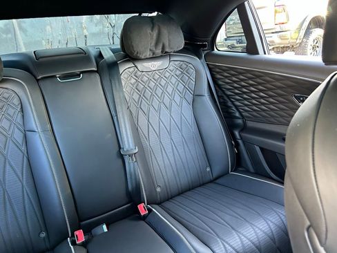 Used 2021 Bentley Flying Spur V8 image 14