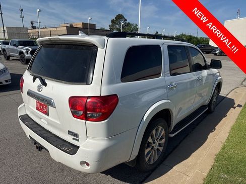 Used 2017 Toyota Sequoia Limited w/ Safety & Convenience Package image 4