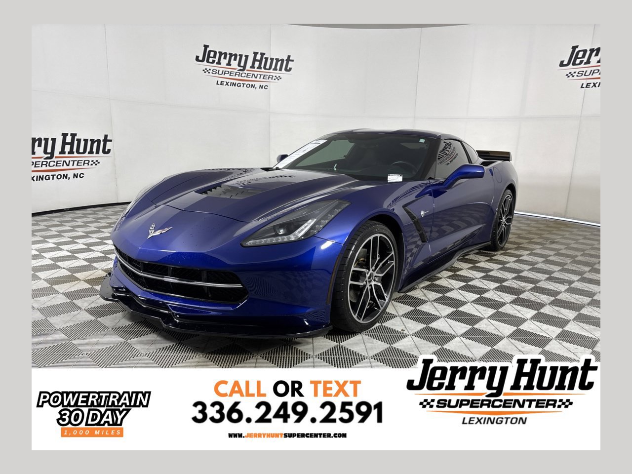 Used 2017 Chevrolet Corvette Stingray Coupe w/ 1LT RWD image 1