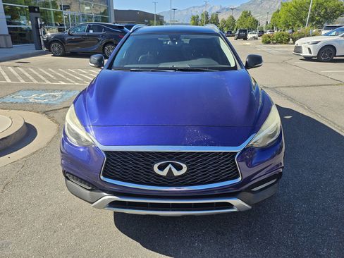 Used 2017 INFINITI QX30 Premium w/ Navigation Package AWD/4WD image 2