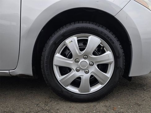 Used 2015 Toyota Corolla LE image 9