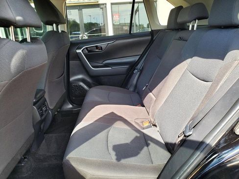 Used 2023 Toyota RAV4 LE AWD/4WD image 14