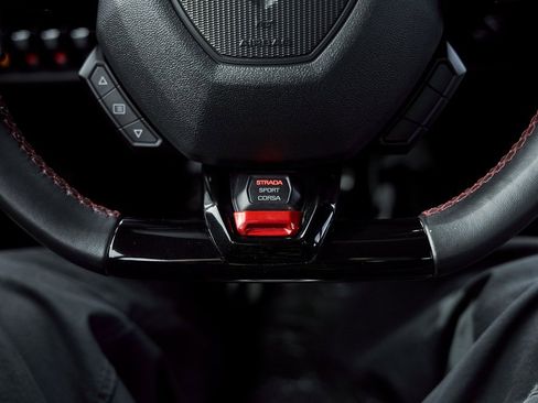 Used 2020 Lamborghini Huracan EVO image 53