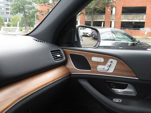 Used 2025 Mercedes-Benz GLE 350 4MATIC w/ Winter Package image 17