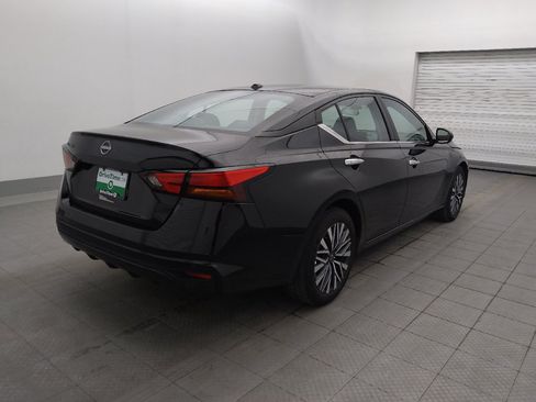 Used 2025 Nissan Altima 2.5 SV FWD image 9