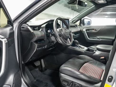 Certified 2022 Toyota RAV4 XSE image 19