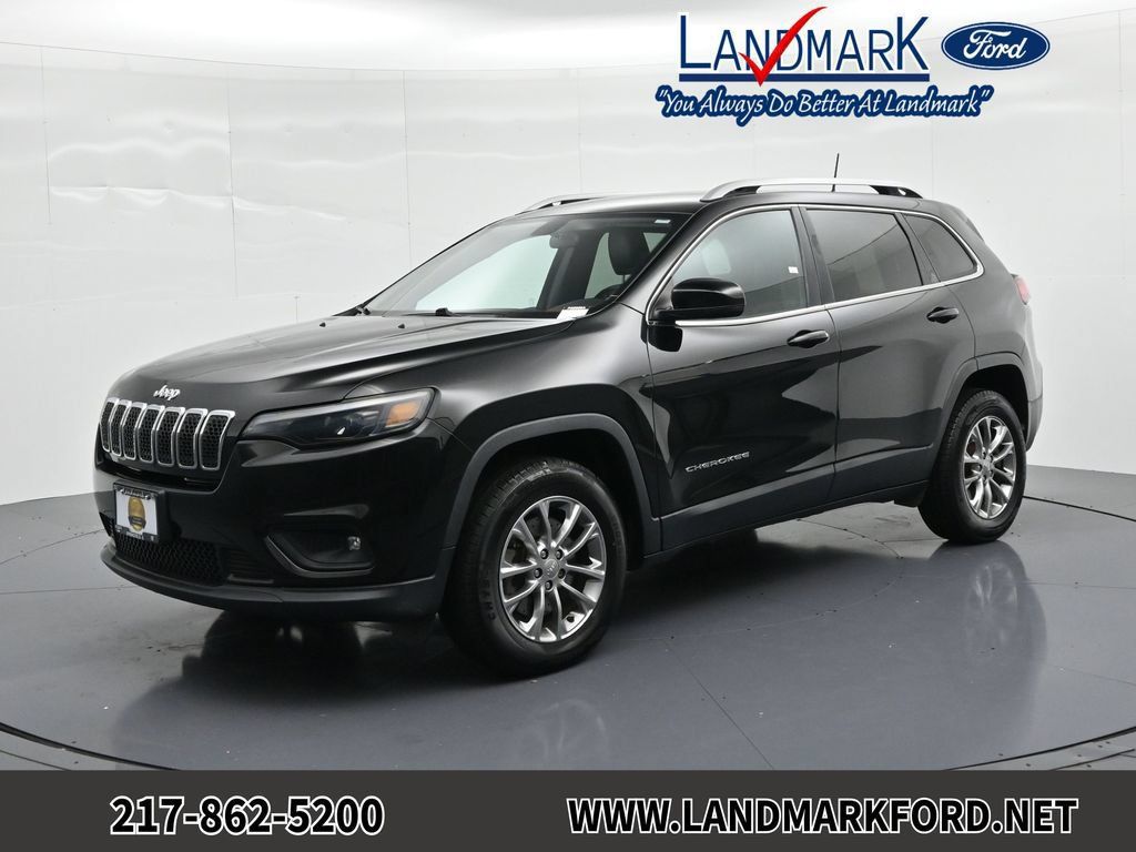 Used 2019 Jeep Cherokee Latitude Plus w/ Cold Weather Group AWD/4WD image 1