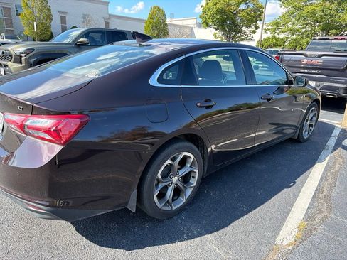 Used 2020 Chevrolet Malibu LT FWD image 2