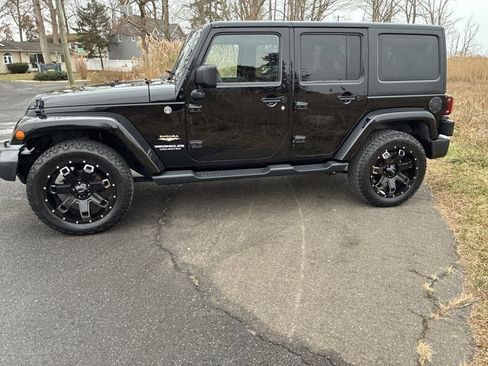 Used 2013 Jeep Wrangler Unlimited Sahara w/ Connectivity Group image 8