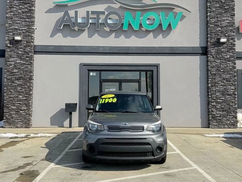 Used 2017 Kia Soul FWD image 1