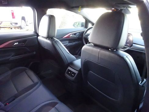 Certified 2024 Chevrolet Equinox EV RS FWD image 21