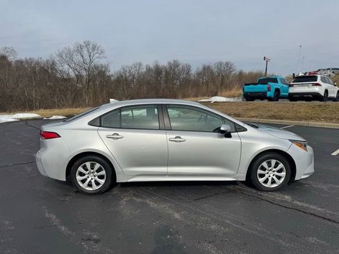 Used 2024 Toyota Corolla LE image 2