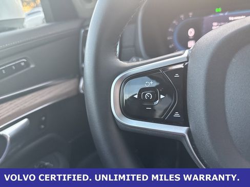 Certified 2025 Volvo XC90 B6 Plus image 23