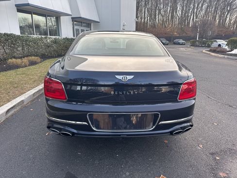 Certified 2024 Bentley Flying Spur Plug-In Hybrid image 3