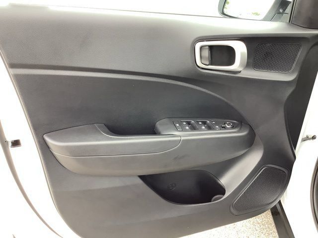 Used 2026 Hyundai Venue SEL FWD image 15