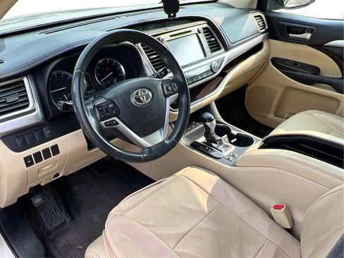 Used 2016 Toyota Highlander XLE AWD/4WD image 16