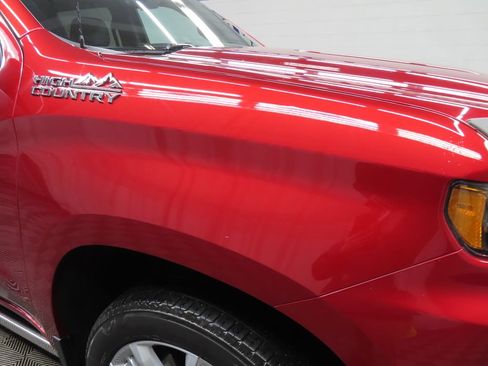 Used 2022 Chevrolet Silverado 1500 High Country w/ Technology Package image 41