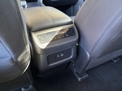 Used 2025 Nissan Pathfinder SV FWD image 24