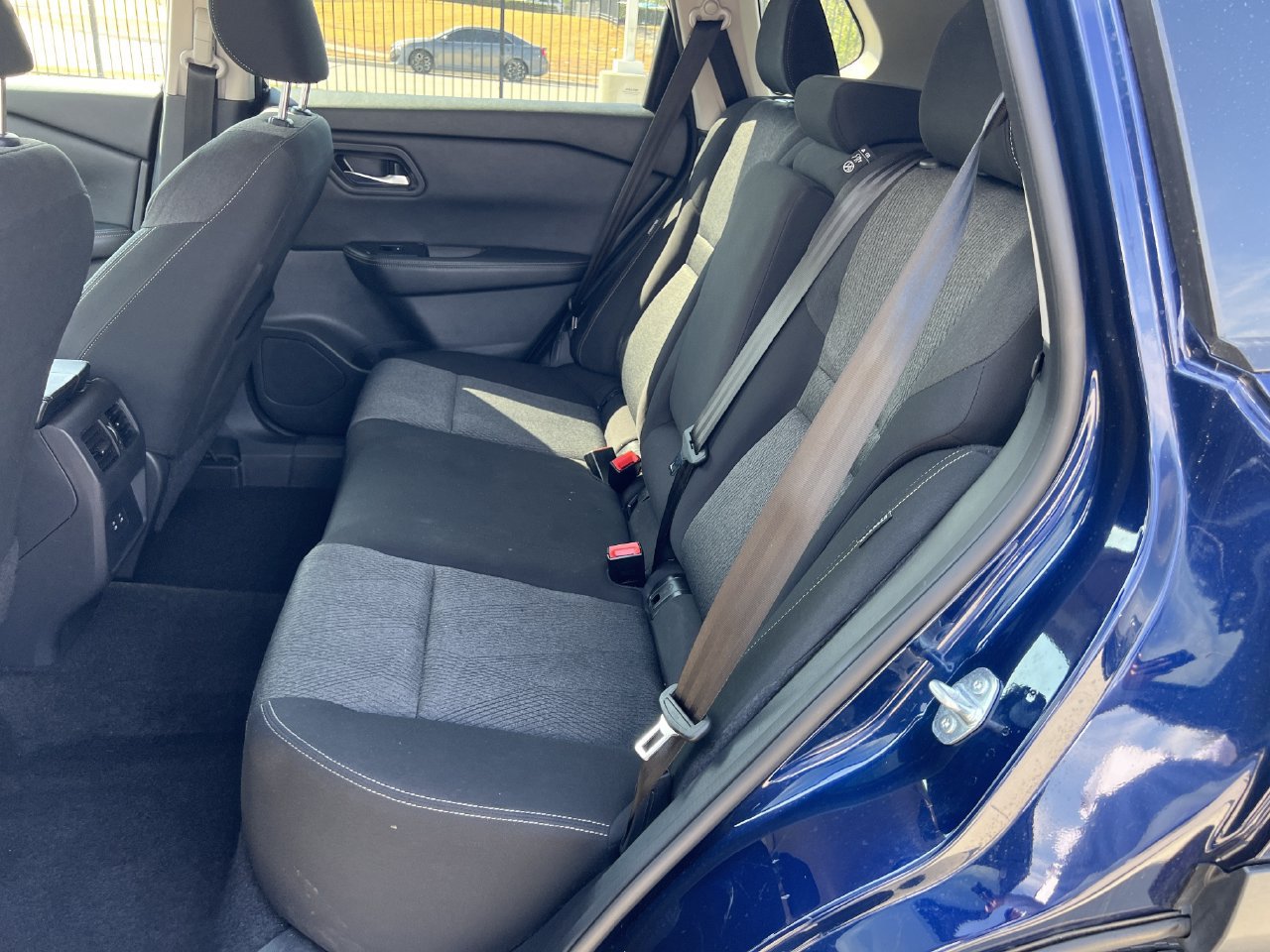 Used 2024 Nissan Rogue SV FWD image 9