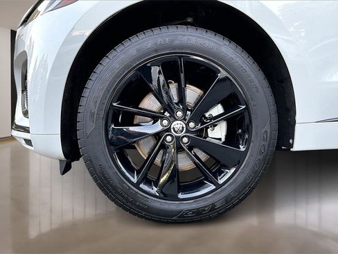 Used 2025 Jaguar F-PACE R-Dynamic S image 32