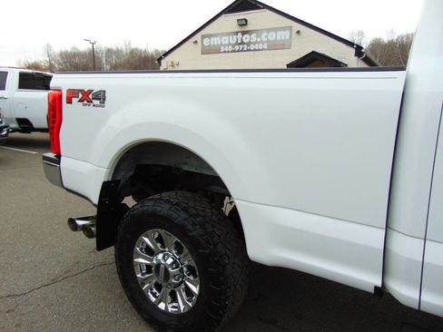 Used 2017 Ford F250 XLT w/ XLT Premium Package image 36
