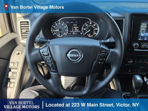 Used 2022 Nissan Frontier SV w/ Technology Package AWD/4WD image 14