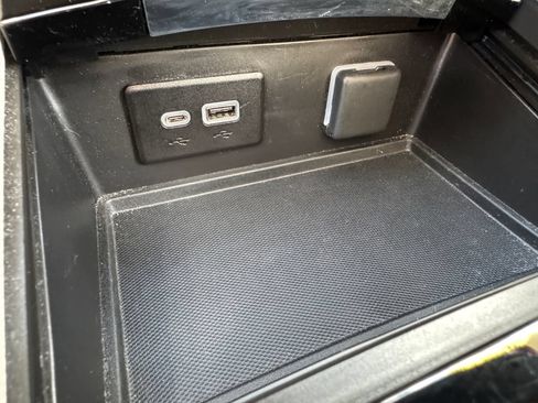 Used 2023 Buick Envision Essence AWD/4WD image 28