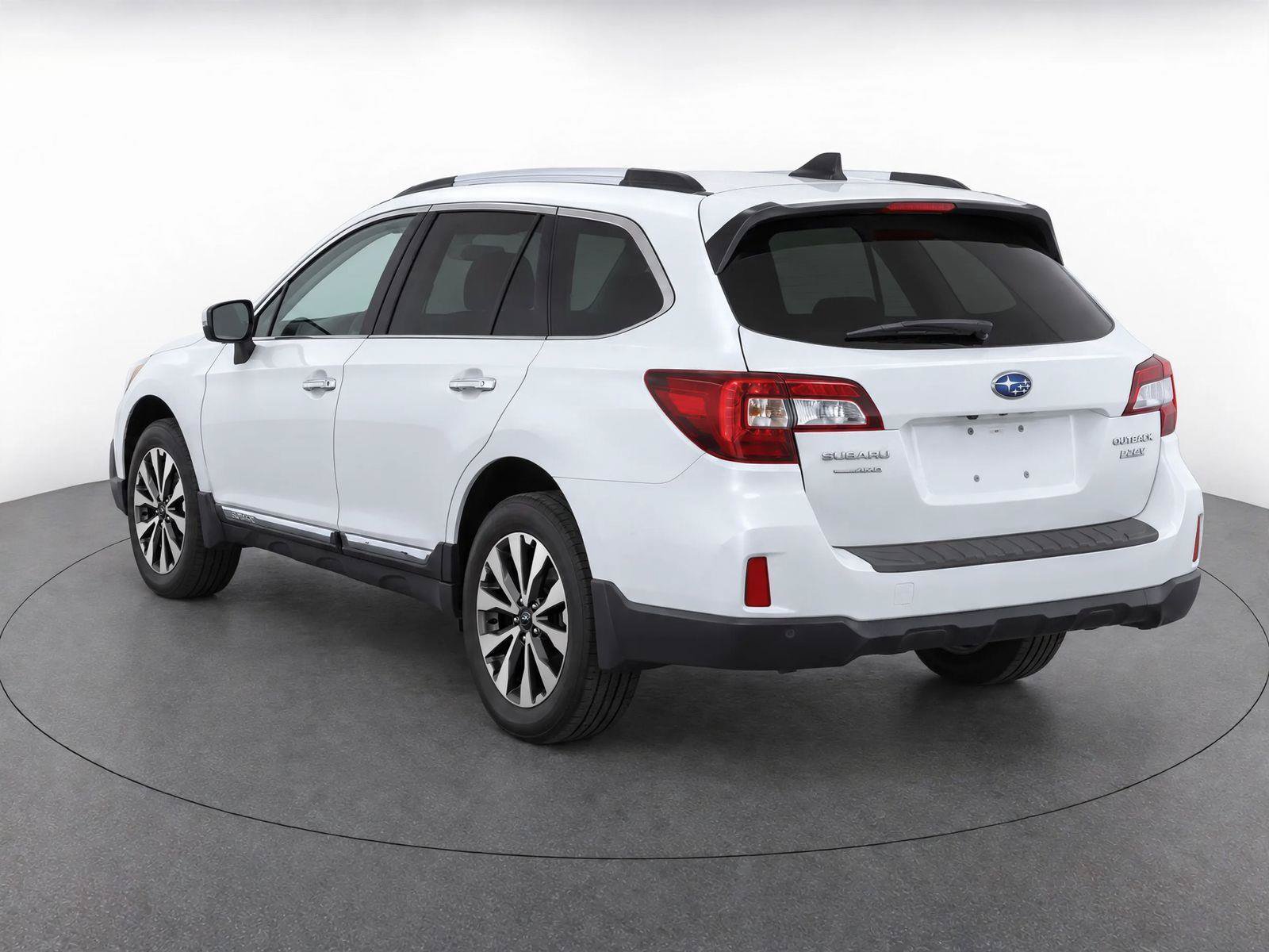 Used 2017 Subaru Outback 2.5i Touring w/ Popular Package #5A AWD/4WD image 3