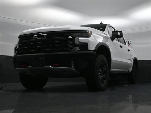Used 2023 Chevrolet Silverado 1500 ZR2 w/ Technology Package image 27