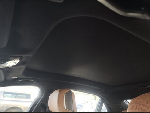 Used 2023 BMW 740i image 6