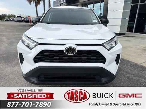 Used 2023 Toyota RAV4 LE FWD image 3