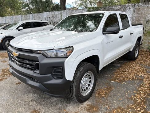 Certified 2025 Chevrolet Colorado W/T w/ WT Convenience Package II image 9