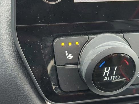 Certified 2025 Toyota Grand Highlander XLE image 13