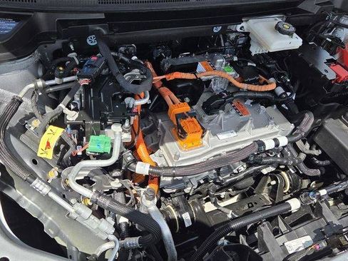 Certified 2025 Chevrolet Equinox EV RS FWD image 20
