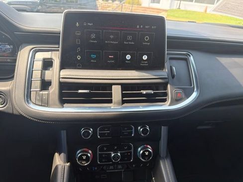 Used 2024 GMC Yukon SLT w/ SLT Premium Package AWD/4WD image 6