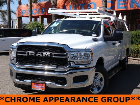 Used 2024 RAM 2500 Tradesman w/ Chrome Appearance Group image 4