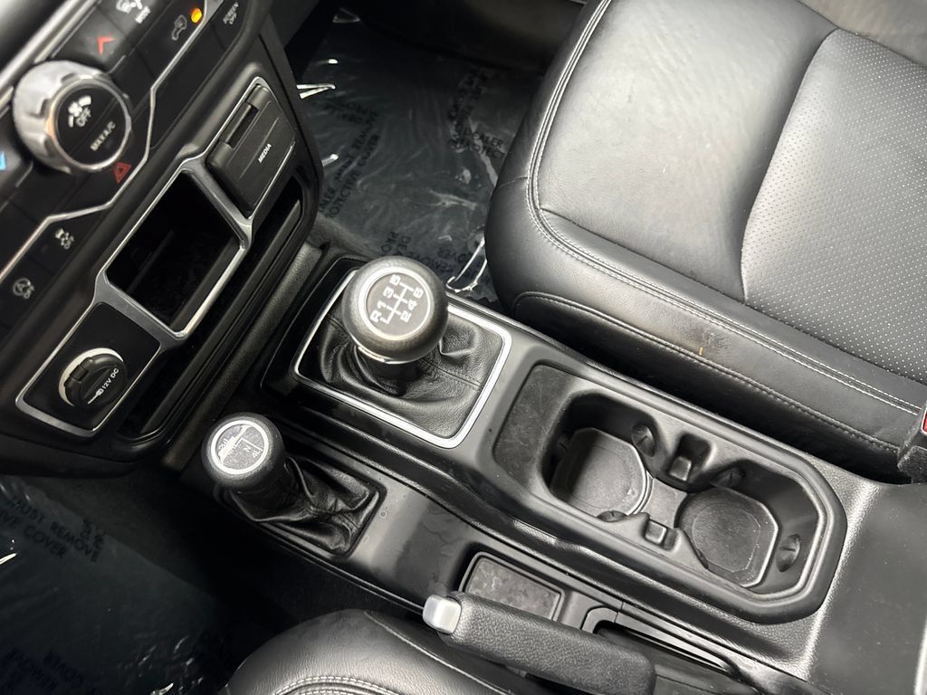 Used 2022 Jeep Wrangler Sport AWD/4WD image 62