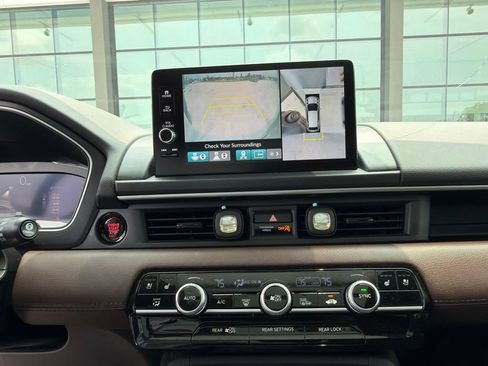 Used 2025 Honda Pilot Elite image 9