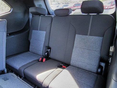 New 2026 GMC Acadia Elevation image 18