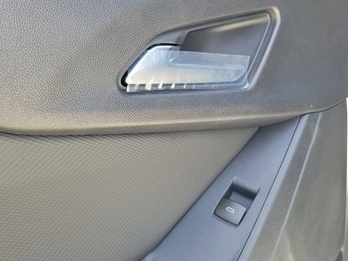 New 2026 Chevrolet Equinox LT w/ Convenience Package II FWD image 11