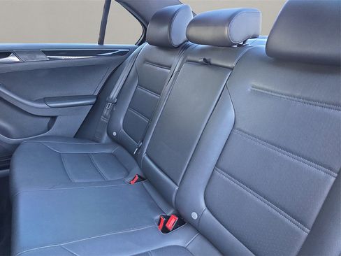 Used 2018 Volkswagen Jetta Sport image 12