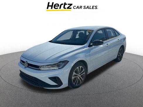 Used 2025 Volkswagen Jetta Sport image 3