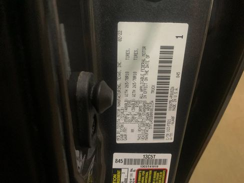 Used 2022 Toyota Tundra SR5 w/ SR5 Convenience Package AWD/4WD image 33