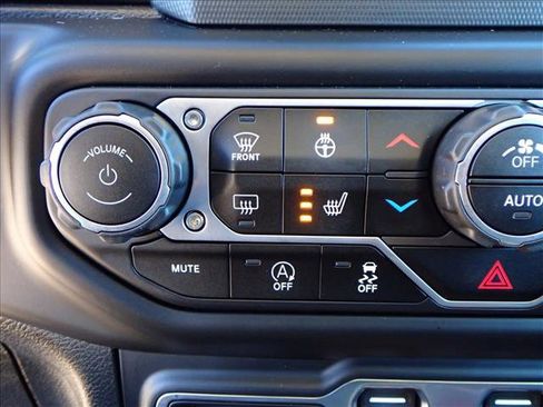 Used 2021 Jeep Gladiator Willys image 17