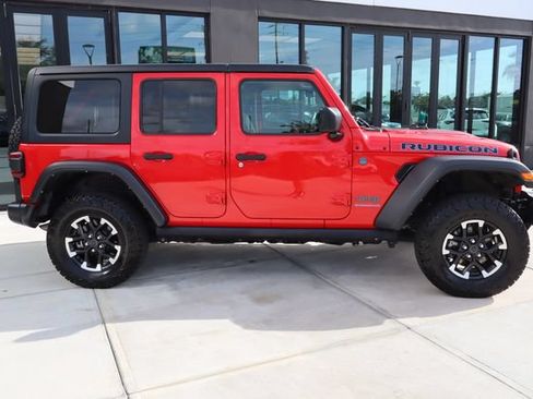 Used 2024 Jeep Wrangler Unlimited Rubicon 4xe AWD/4WD image 2