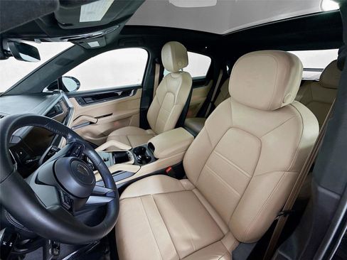 Used 2025 Porsche Cayenne Turbo image 22