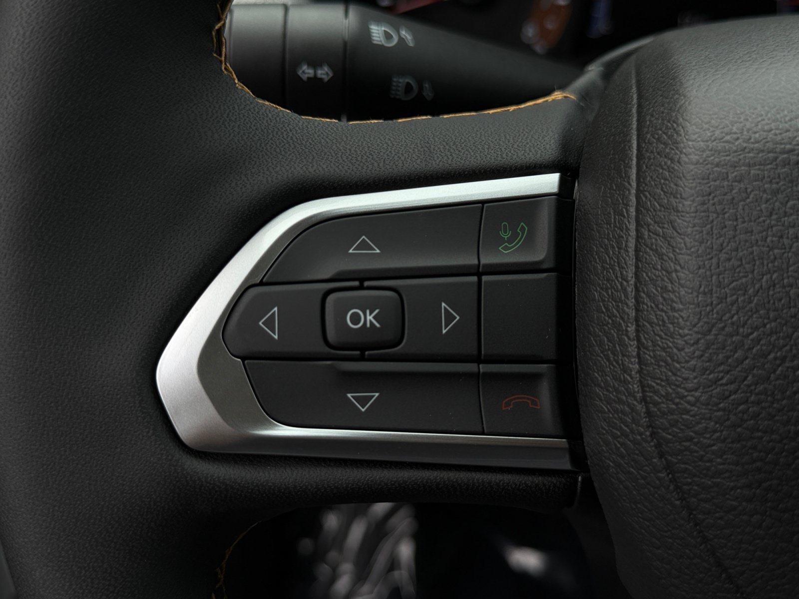 New 2026 Jeep Compass Latitude AWD/4WD image 34
