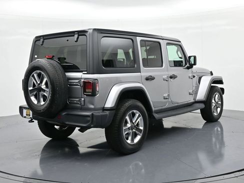 Used 2019 Jeep Wrangler Unlimited Sahara image 6